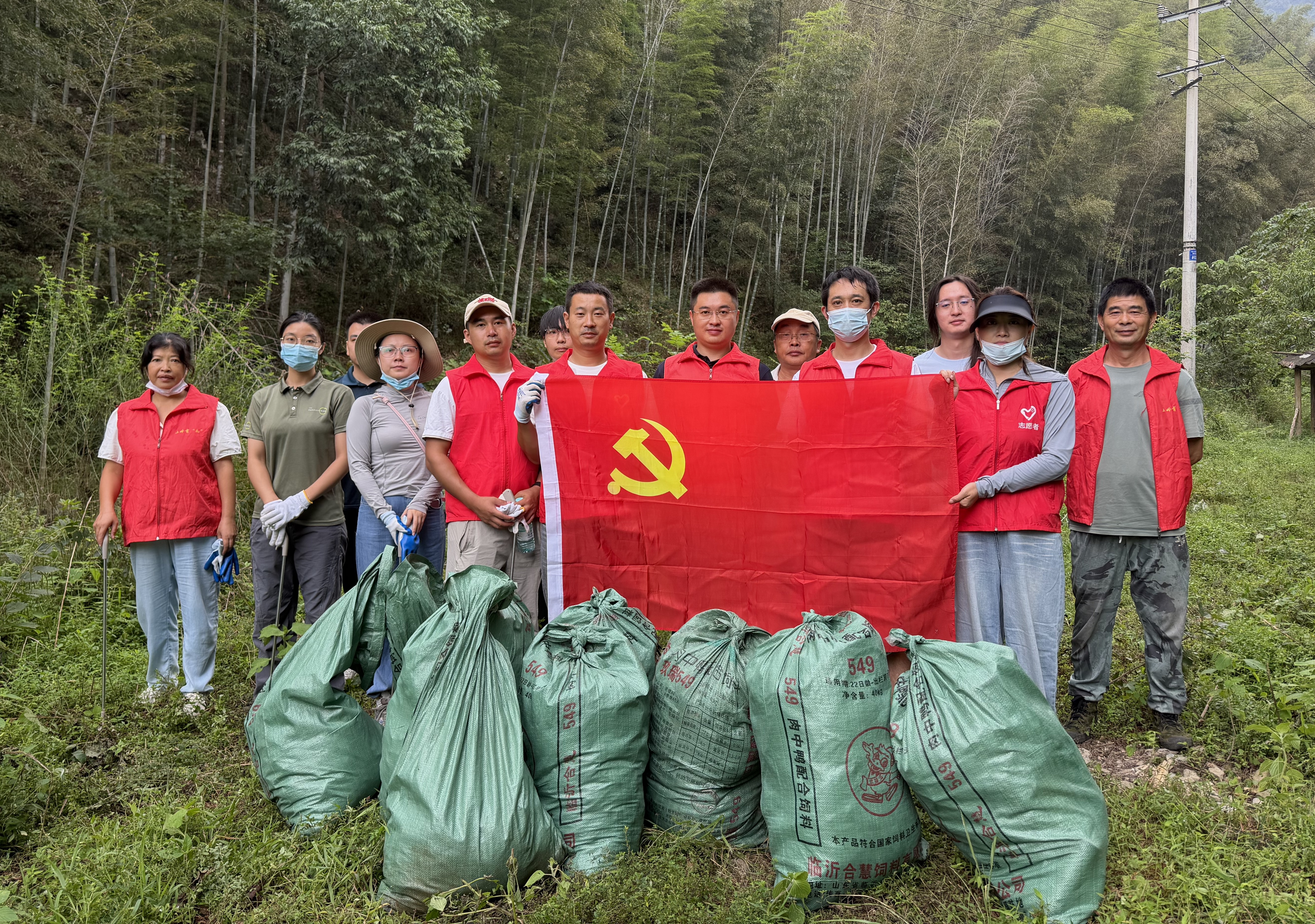 九龙峰与上岭村的联合党建行动